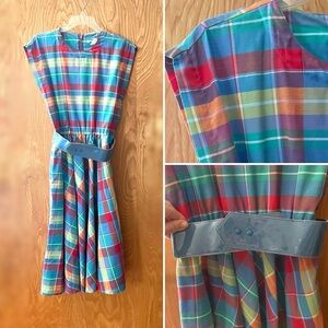 Vintage plaid picnic dress, blue & red with matching belt, side buttons, medium